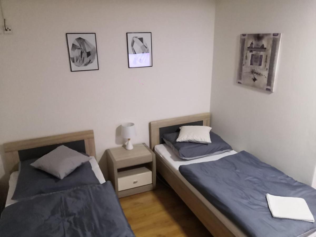 Penzion Ubytovani U Parku S Parkovistem Česká Lípa Стая снимка